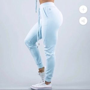 Size XS Buffbunny Jasmine Joggers in mint.